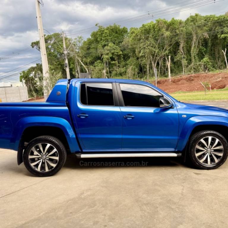 VOLKSWAGEN - AMAROK - 2018/2019 - Azul - R$ 159.900,00