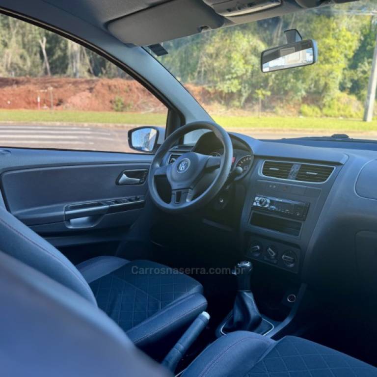VOLKSWAGEN - FOX - 2012/2013 - Branca - R$ 41.900,00