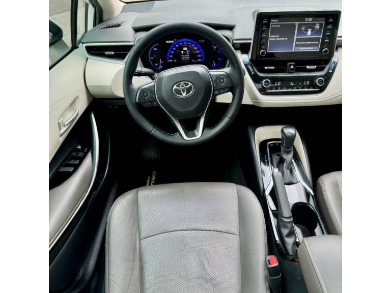 TOYOTA - COROLLA - 2020/2021 - Branca - R$ 139.900,00