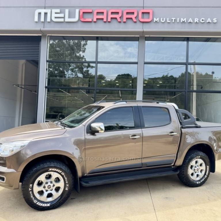 CHEVROLET - S10 - 2015/2015 - Cinza - R$ 115.900,00