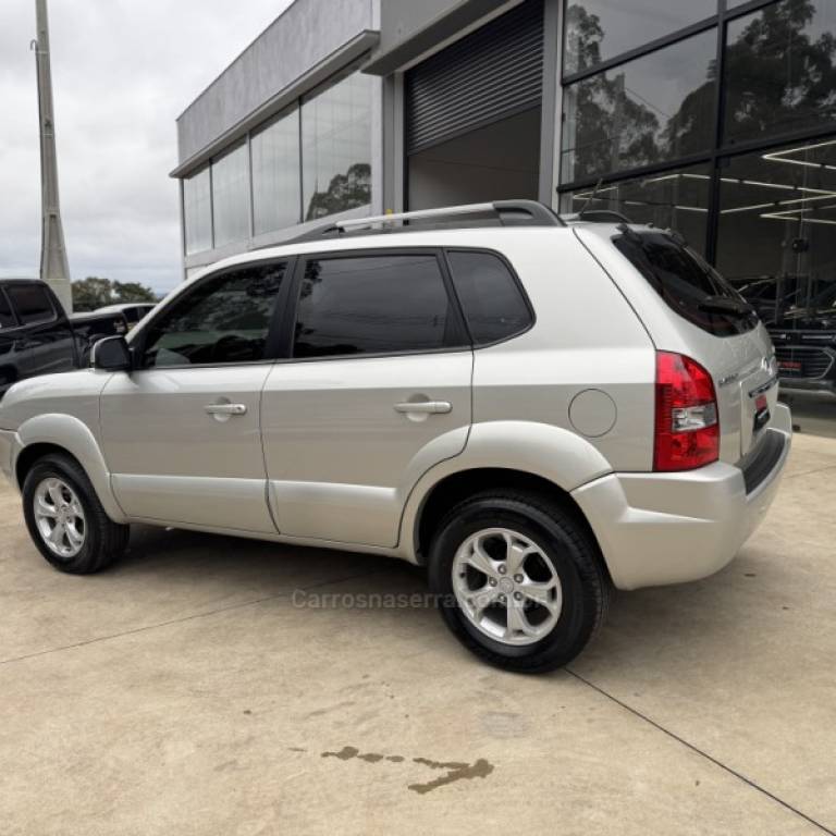 HYUNDAI - TUCSON - 2012/2013 - Prata - R$ 52.900,00
