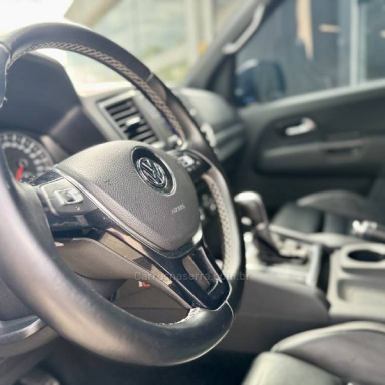VOLKSWAGEN - AMAROK - 2018/2019 - Azul - R$ 159.900,00