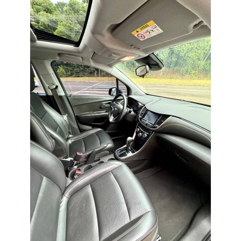 CHEVROLET - TRACKER - 2017/2018 - Preta - R$ 92.900,00