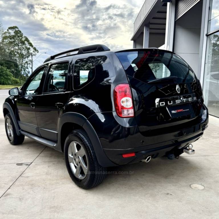 RENAULT - DUSTER - 2014/2015 - Preta - R$ 59.900,00