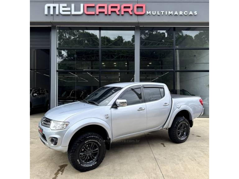 MITSUBISHI - L200 TRITON - 2013/2014 - Prata - R$ 125.900,00