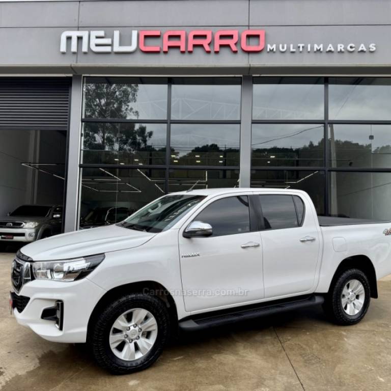 TOYOTA - HILUX - 2019/2020 - Branca - R$ 189.900,00