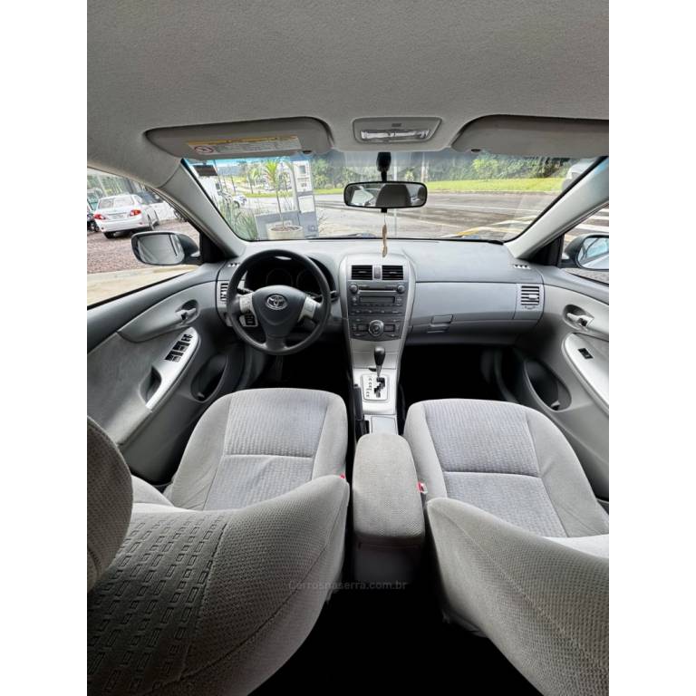 TOYOTA - COROLLA - 2009/2010 - Prata - R$ 61.900,00