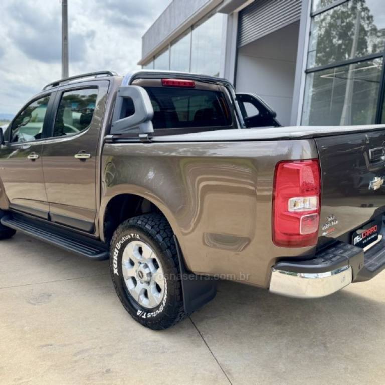 CHEVROLET - S10 - 2015/2015 - Cinza - R$ 115.900,00