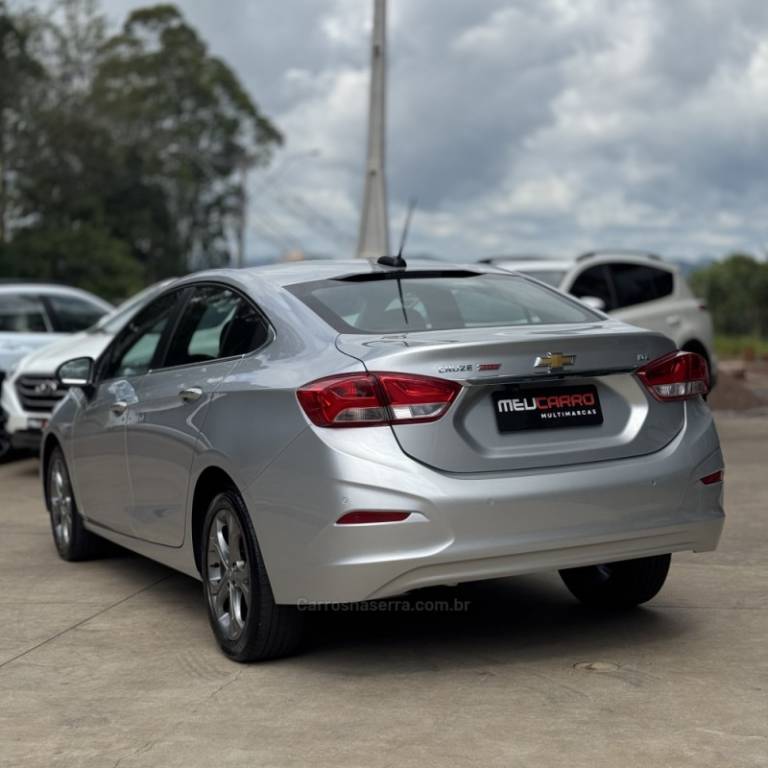 CHEVROLET - CRUZE - 2020/2021 - Prata - R$ 109.900,00