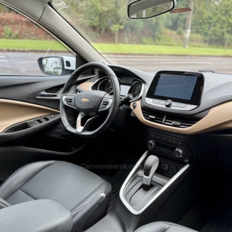 CHEVROLET - ONIX - 2021/2022 - Branca - R$ 84.900,00