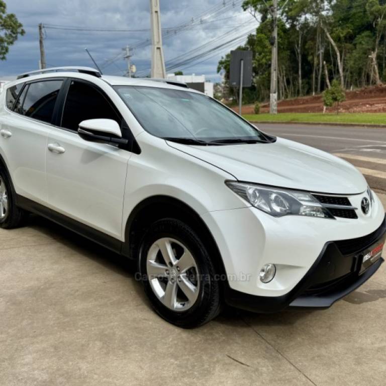 TOYOTA - RAV4 - 2013/2013 - Branca - R$ 88.900,00