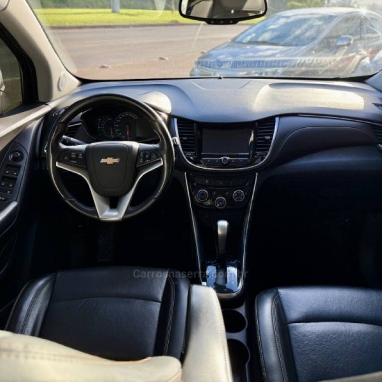 CHEVROLET - TRACKER - 2018/2018 - Branca - R$ 92.900,00