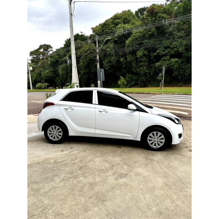 HYUNDAI - HB20 - 2019/2019 - Branca - R$ 54.900,00