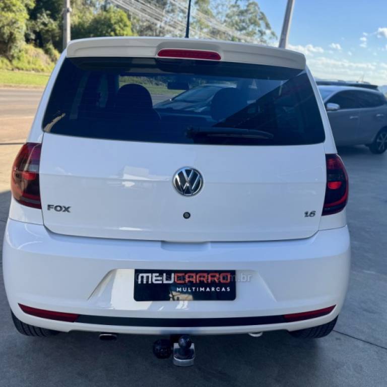 VOLKSWAGEN - FOX - 2012/2013 - Branca - R$ 41.900,00