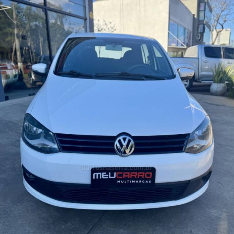 VOLKSWAGEN - FOX - 2012/2013 - Branca - R$ 41.900,00