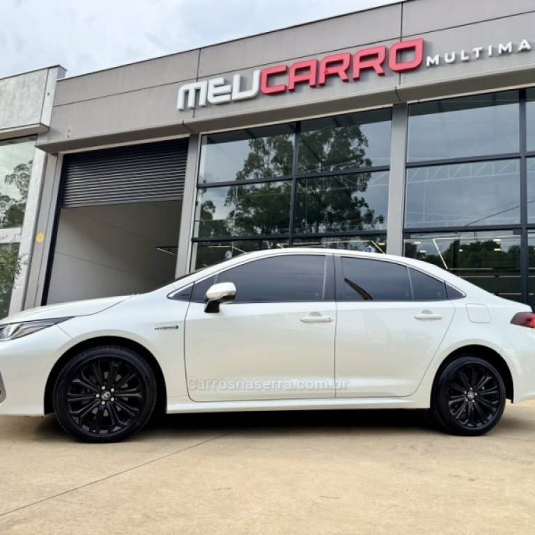 TOYOTA - COROLLA - 2021/2021 - Branca - R$ 139.900,00