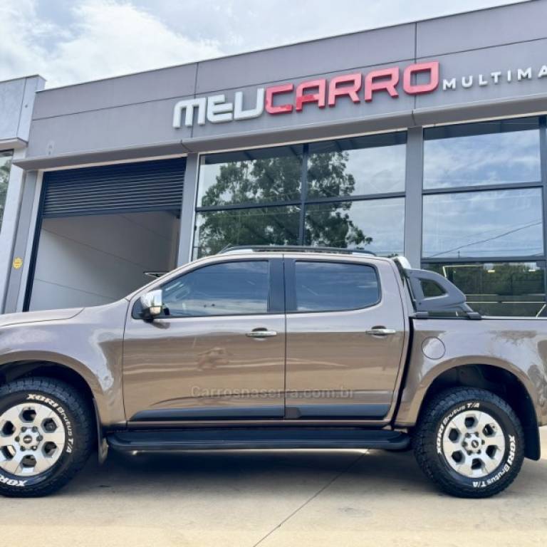 CHEVROLET - S10 - 2015/2015 - Cinza - R$ 115.900,00