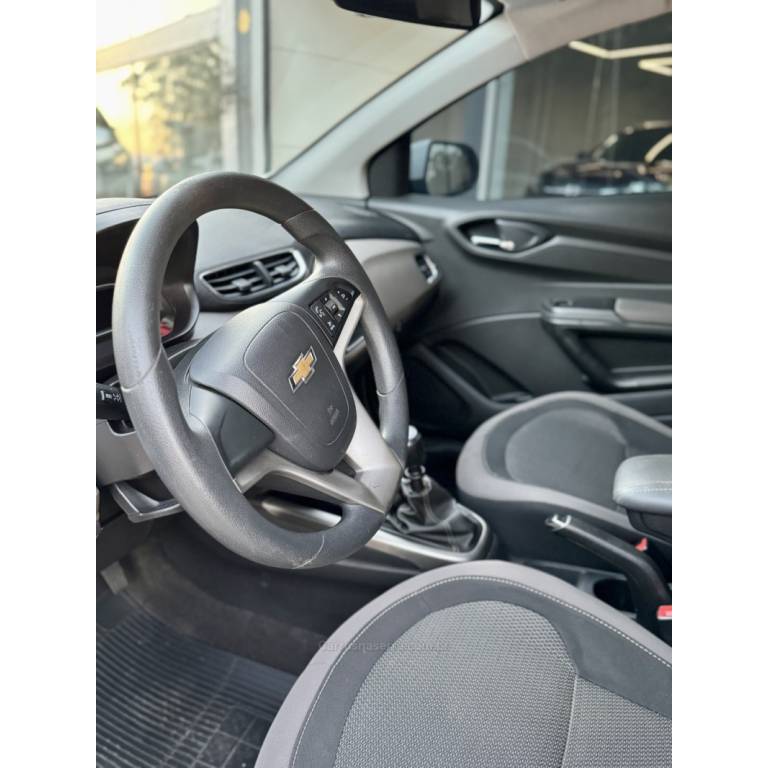 CHEVROLET - PRISMA - 2016/2016 - Branca - R$ 59.900,00