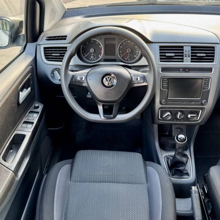 VOLKSWAGEN - FOX - 2018/2019 - Branca - R$ 59.900,00