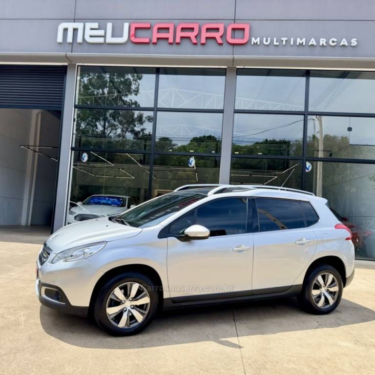 PEUGEOT - 2008 - 2015/2016 - Prata - R$ 56.900,00