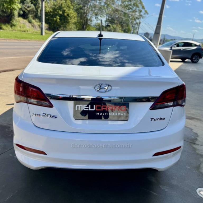HYUNDAI - HB20S - 2018/2019 - Branca - R$ 63.900,00