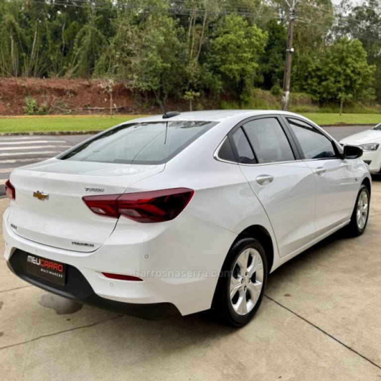 CHEVROLET - ONIX - 2021/2022 - Branca - R$ 84.900,00
