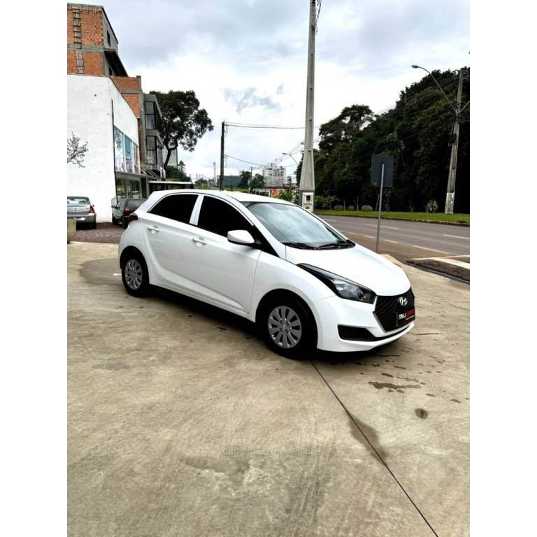 HYUNDAI - HB20 - 2019/2019 - Branca - R$ 54.900,00