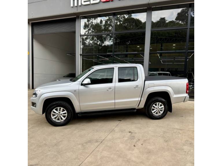 VOLKSWAGEN - AMAROK - 2015/2016 - Prata - R$ 94.900,00