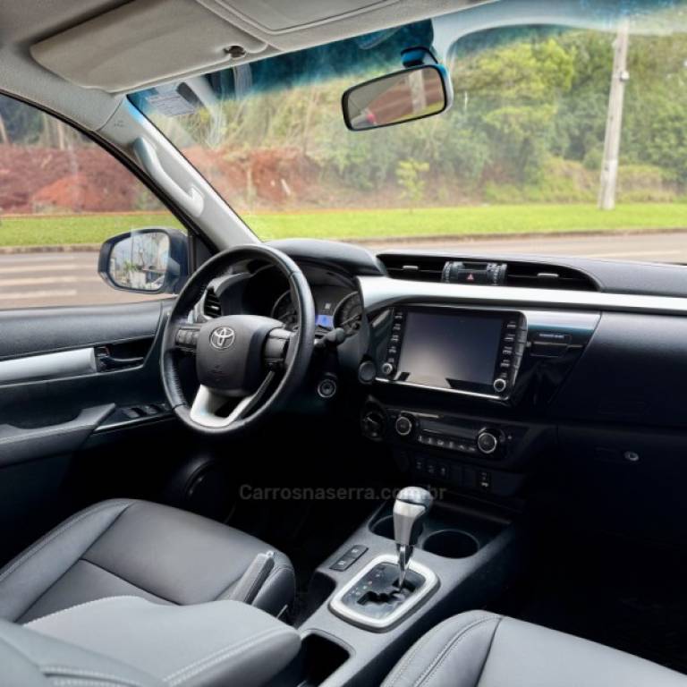 TOYOTA - HILUX - 2019/2020 - Branca - R$ 189.900,00