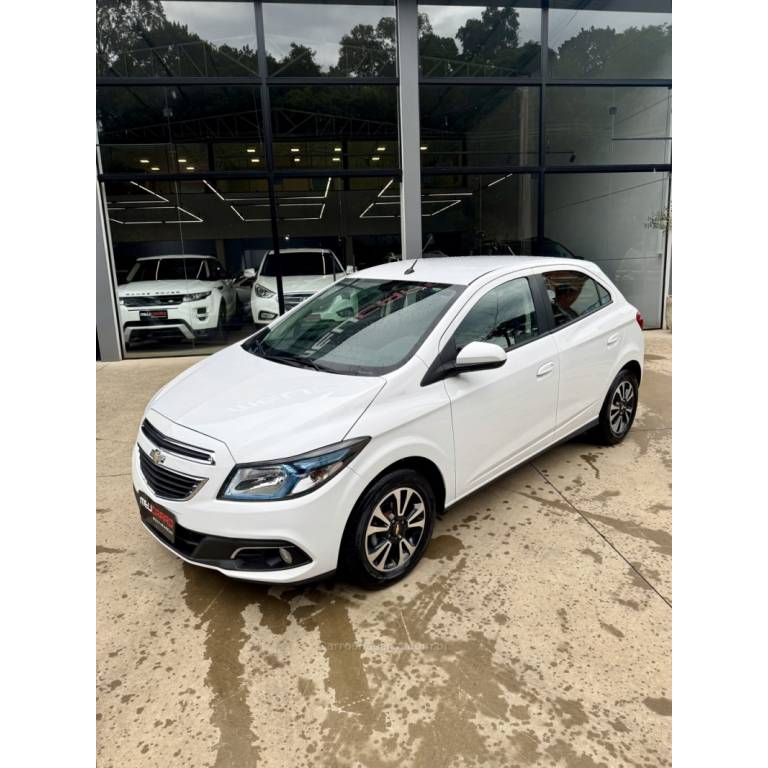 CHEVROLET - ONIX - 2014/2014 - Branca - R$ 54.900,00