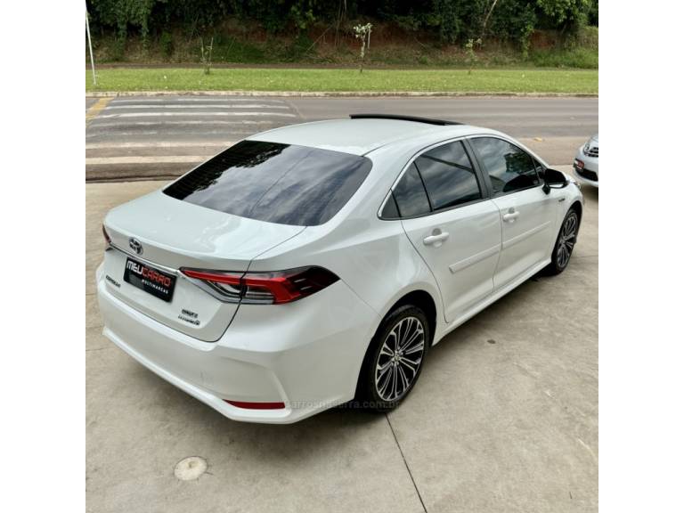 TOYOTA - COROLLA - 2020/2021 - Branca - R$ 139.900,00