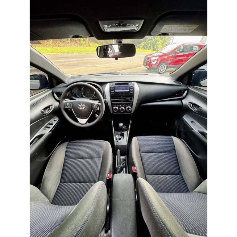 TOYOTA - YARIS - 2020/2020 - Branca - R$ 79.900,00