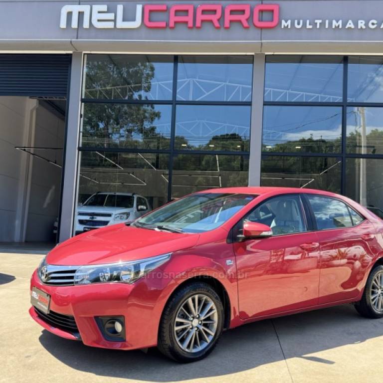 TOYOTA - COROLLA - 2015/2016 - Vermelha - R$ 94.900,00