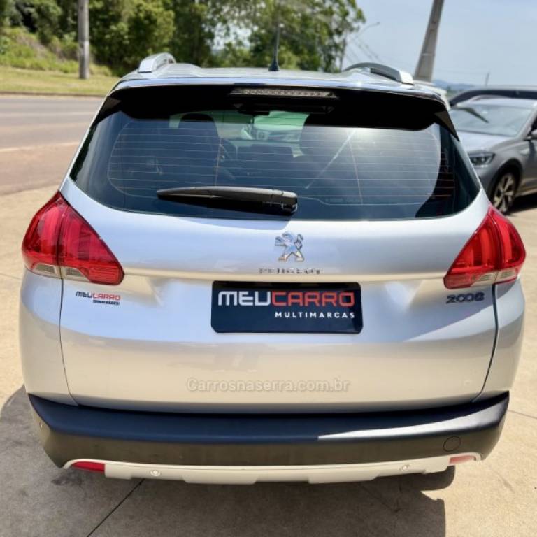 PEUGEOT - 2008 - 2015/2016 - Prata - R$ 56.900,00