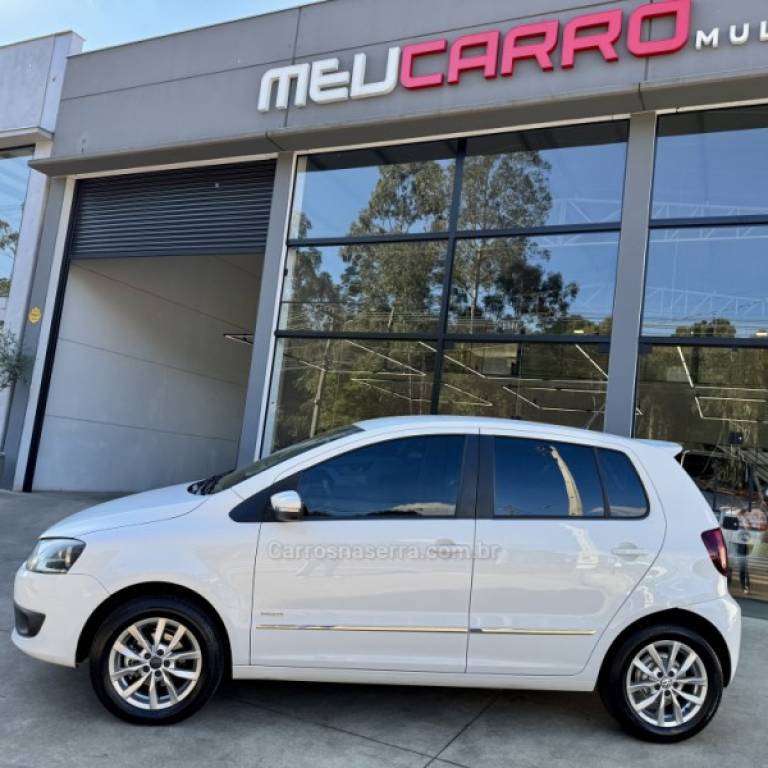 VOLKSWAGEN - FOX - 2012/2013 - Branca - R$ 41.900,00