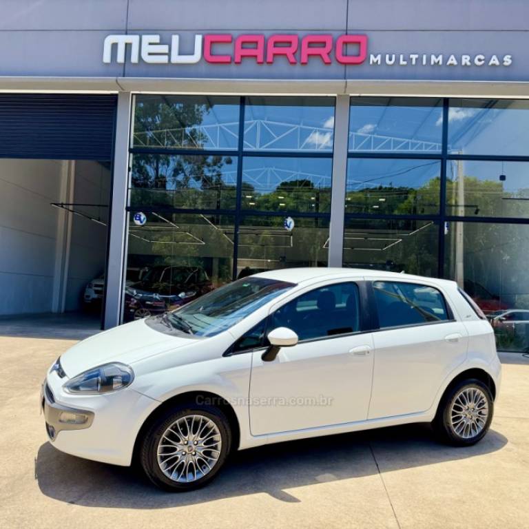 FIAT - PUNTO - 2014/2015 - Branca - R$ 45.900,00
