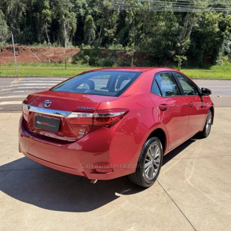 TOYOTA - COROLLA - 2015/2016 - Vermelha - R$ 94.900,00