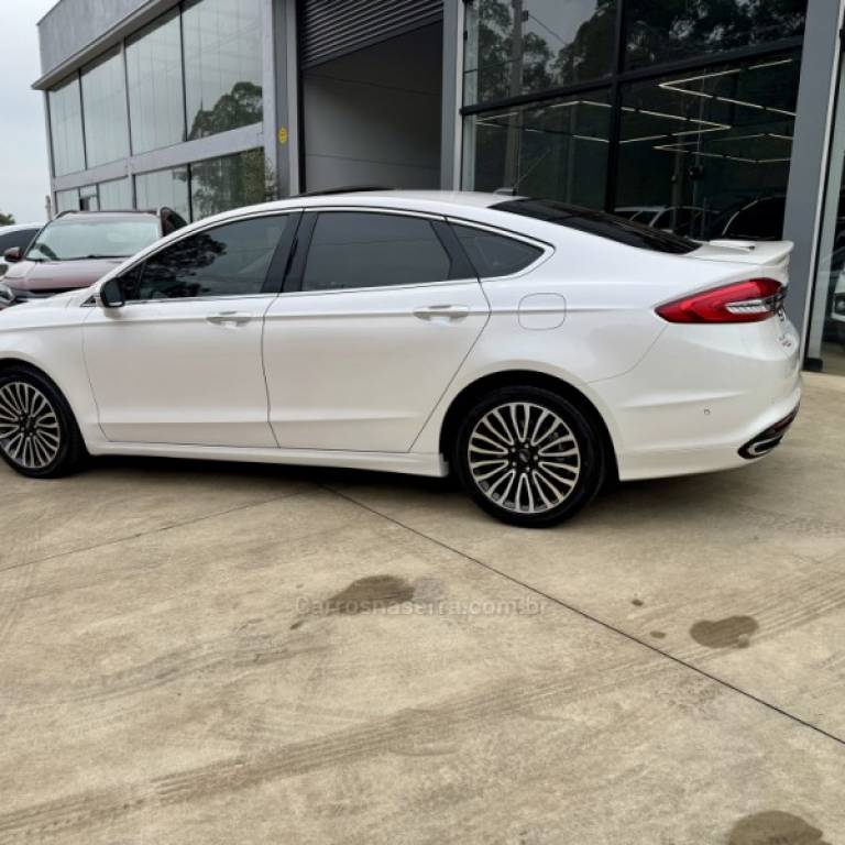 FORD - FUSION - 2017/2017 - Branca - R$ 105.900,00