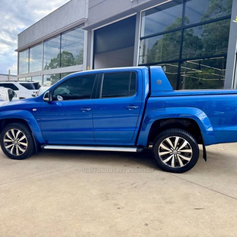 VOLKSWAGEN - AMAROK - 2018/2019 - Azul - R$ 159.900,00