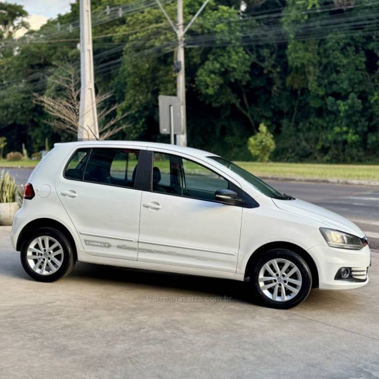 VOLKSWAGEN - FOX - 2018/2019 - Branca - R$ 59.900,00