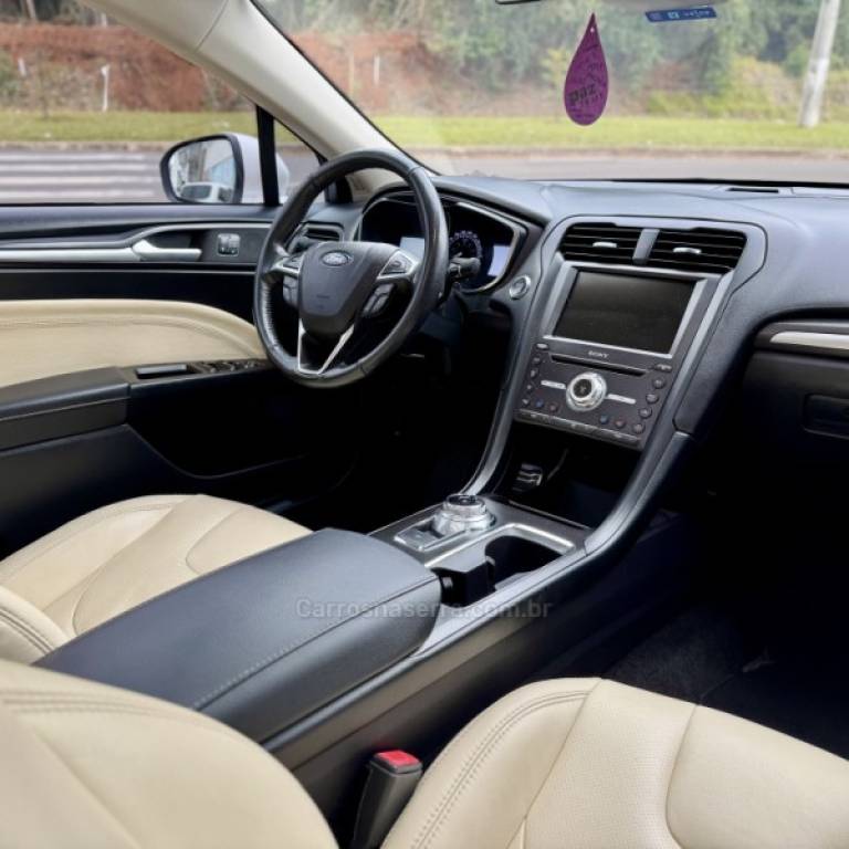 FORD - FUSION - 2017/2017 - Branca - R$ 105.900,00