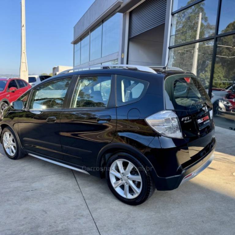 HONDA - FIT - 2013/2013 - Preta - R$ 59.900,00