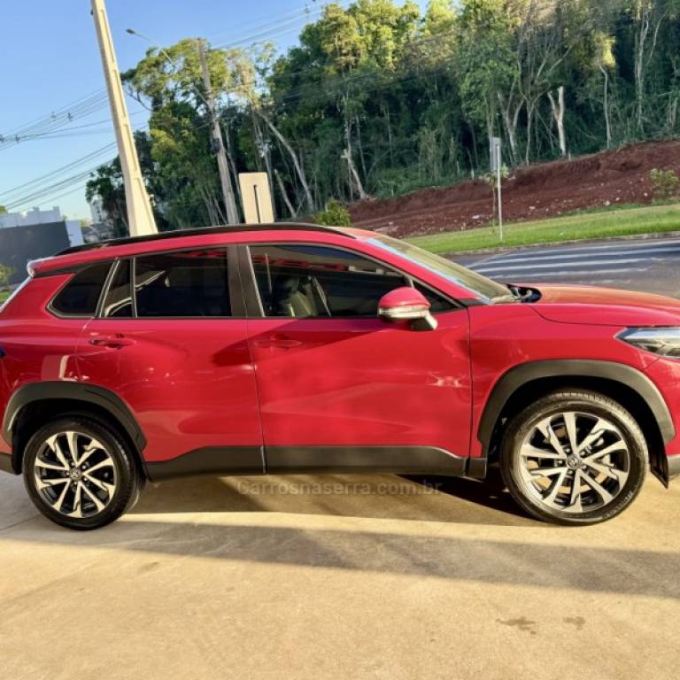 TOYOTA - COROLLA - 2021/2022 - Vermelha - R$ 139.900,00