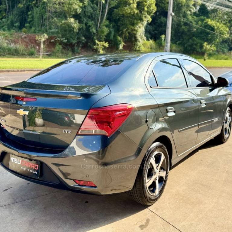 CHEVROLET - PRISMA - 2018/2019 - Cinza - R$ 69.900,00