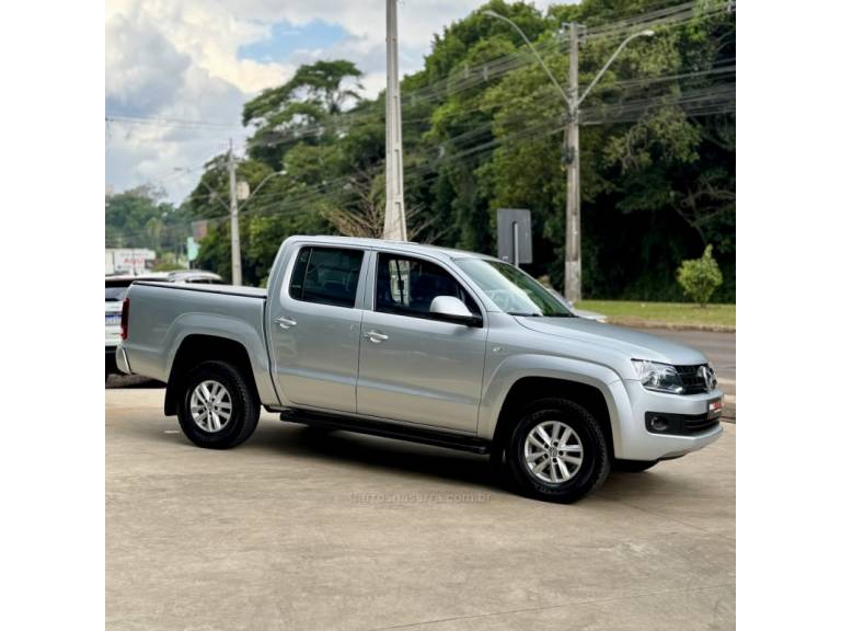 VOLKSWAGEN - AMAROK - 2015/2016 - Prata - R$ 94.900,00