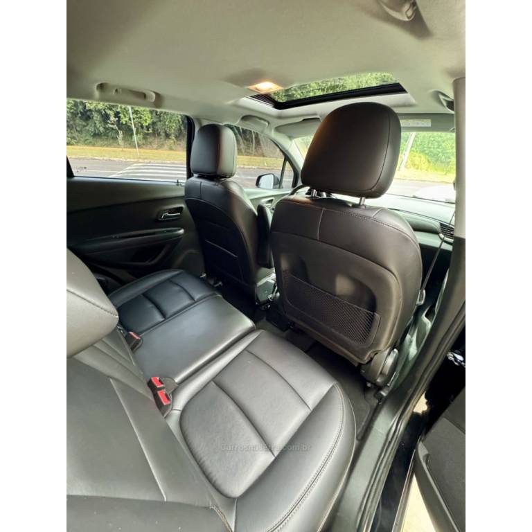 CHEVROLET - TRACKER - 2017/2018 - Preta - R$ 92.900,00