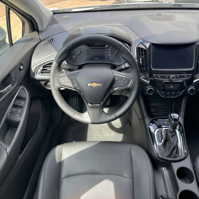 CHEVROLET - CRUZE - 2020/2021 - Prata - R$ 109.900,00