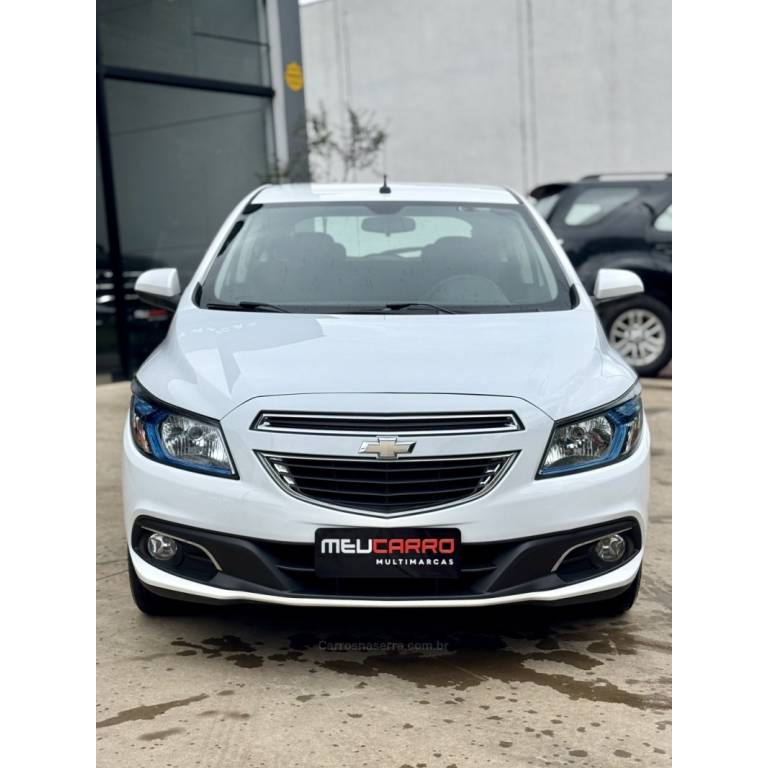 CHEVROLET - ONIX - 2014/2014 - Branca - R$ 54.900,00