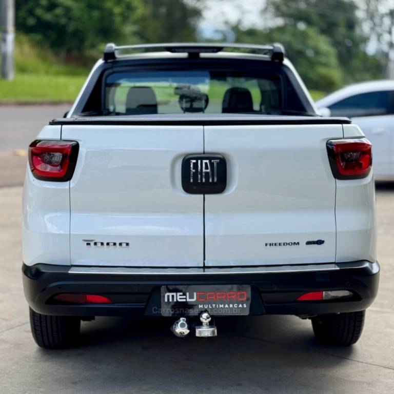 FIAT - TORO - 2016/2017 - Branca - R$ 86.900,00