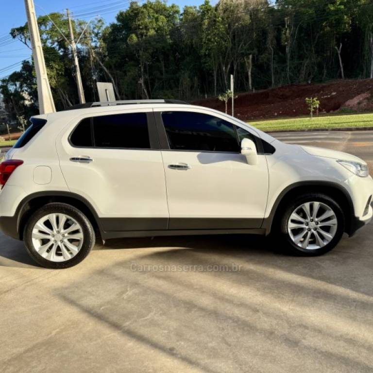 CHEVROLET - TRACKER - 2018/2018 - Branca - R$ 92.900,00